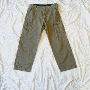 36x32 Wrangler cargo pants. Like new.